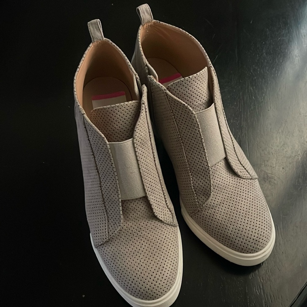 L. Paolo wedge shoe
